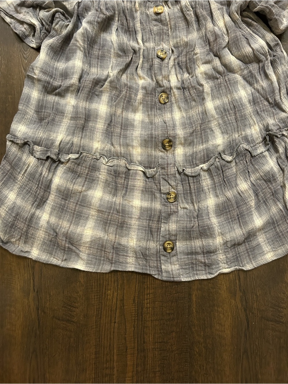 MAURICE’S Lightweight Gray Plaid Button-Front Peasant Top - Picture 5 of 9